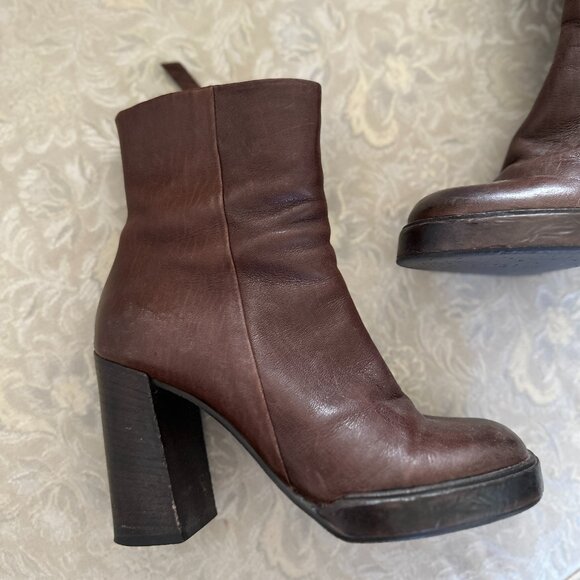 Women's Italian Leather Ankle Boots - Picture 3 of 8